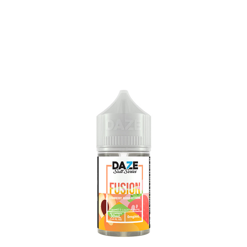 A 30ml bottle of Strawberry Mango Nectarine 7 Daze Fusion Salt - Vaper Corner